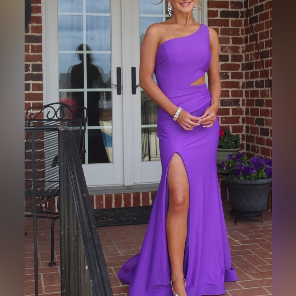 the prettiest purple dress!!!